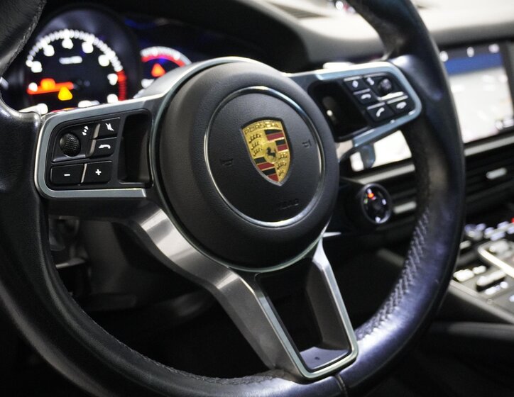 Porsche Cayenne SUV 2,9 l 250 kw