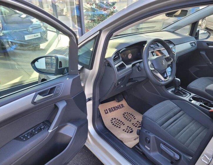 Volkswagen Touran MPV 1,5 l 110 kw