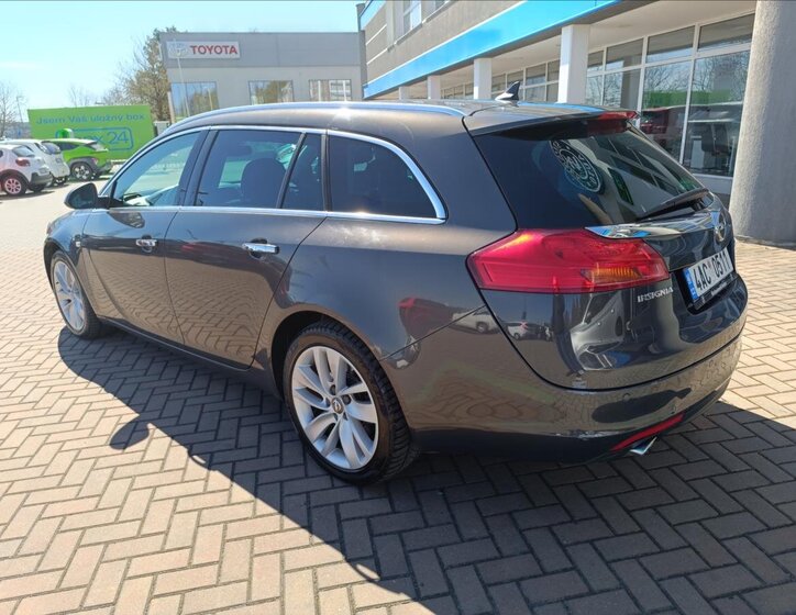 Opel Insignia Kombi 2,0 l 143 kw