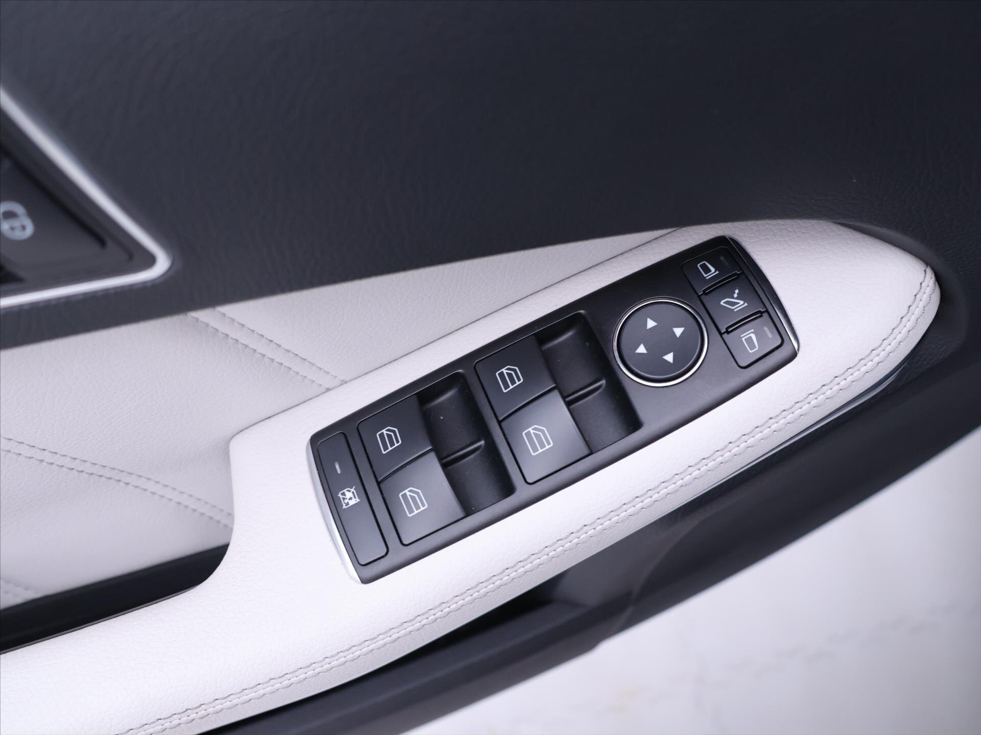 Mercedes-Benz Třídy E Kombi 3,0 l 185 kw