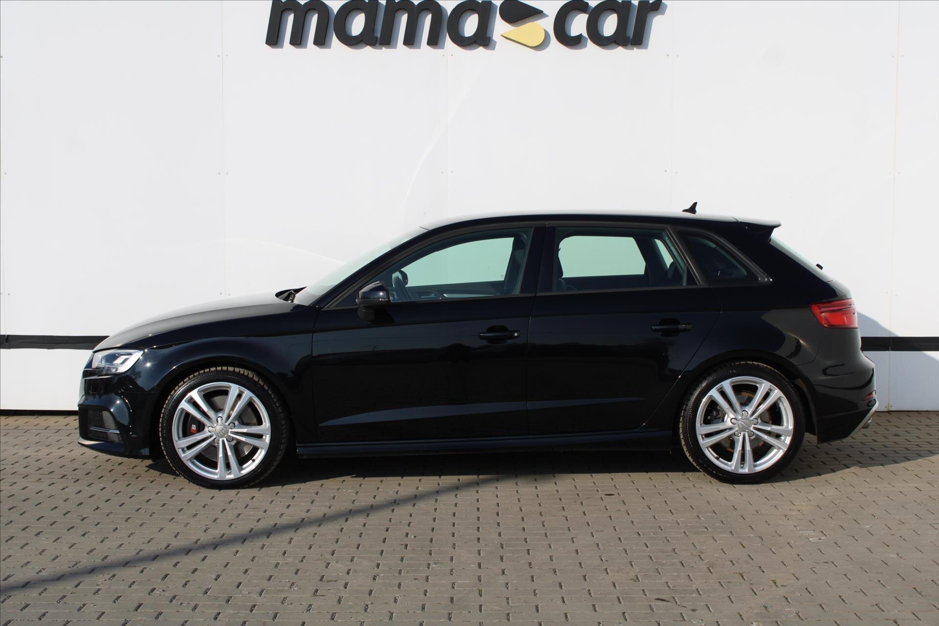 Audi S3 Hatchback 2,0 l 221 kw