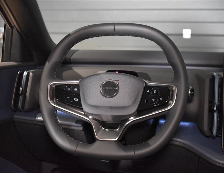 Volvo EX30 SUV / Terénní 0,0 315 kw