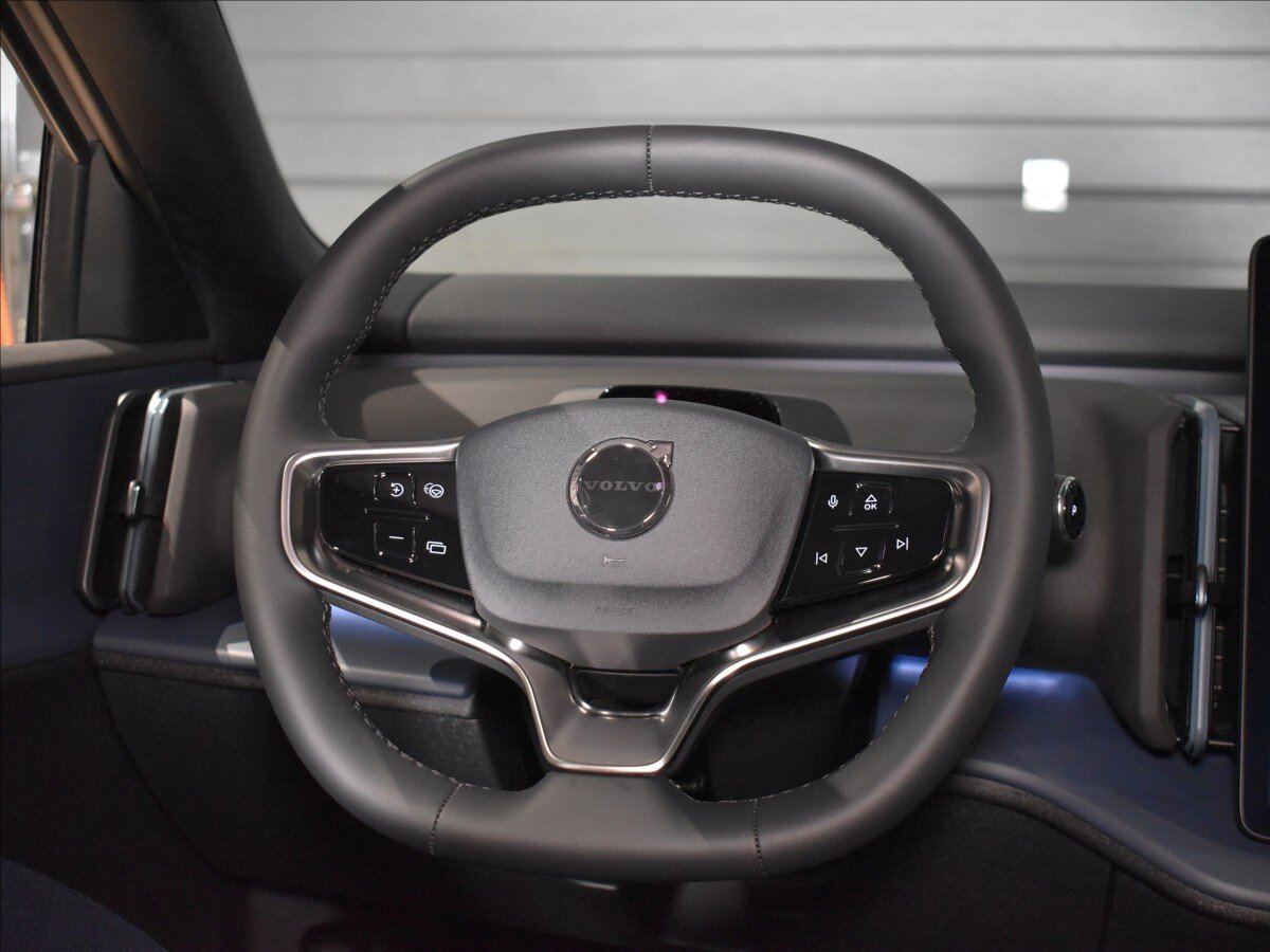 Volvo EX30 SUV / Terénní 0,0 315 kw