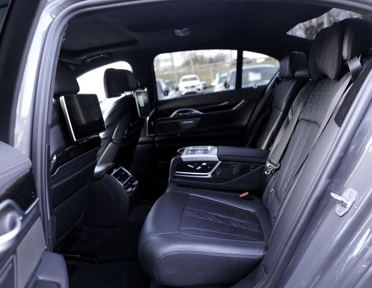 BMW Řada 7 31