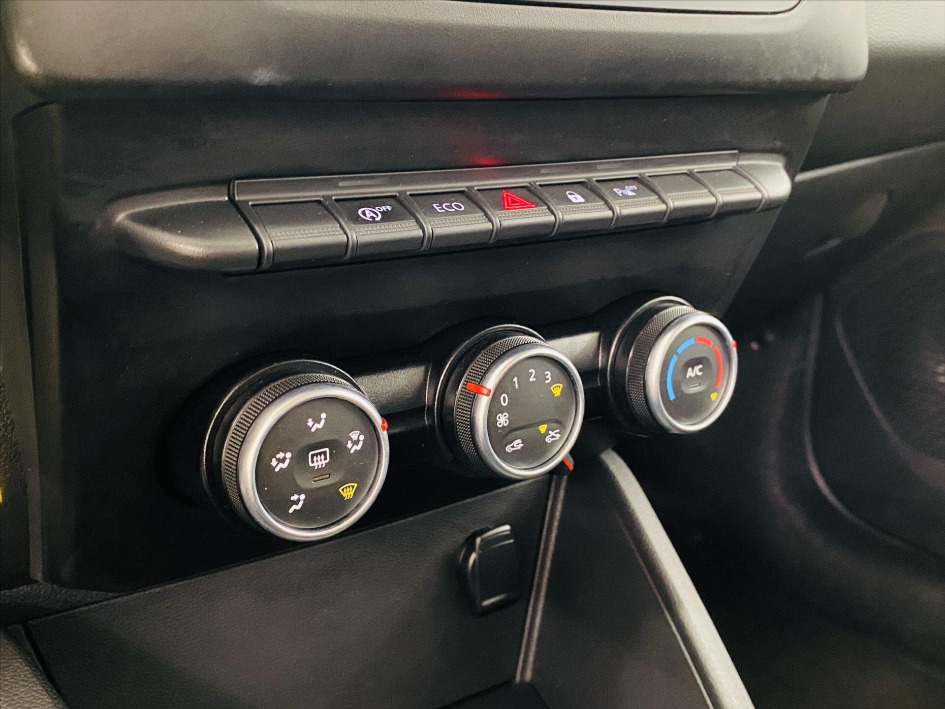 Dacia Duster SUV 999,0 67 kw