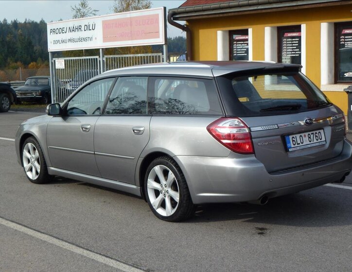 Subaru Legacy Kombi 2,0 l 121 kw