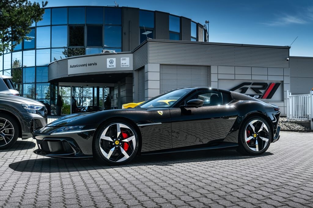 Ferrari Ostatní Kabriolet 6,5 l 607 kw
