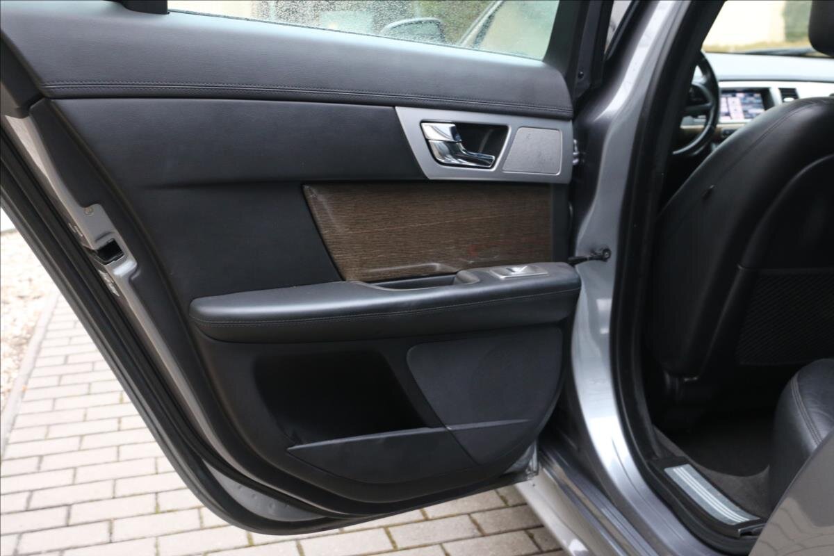 Jaguar XF Kombi 3,0 l 177 kw