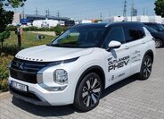 Mitsubishi Outlander 1