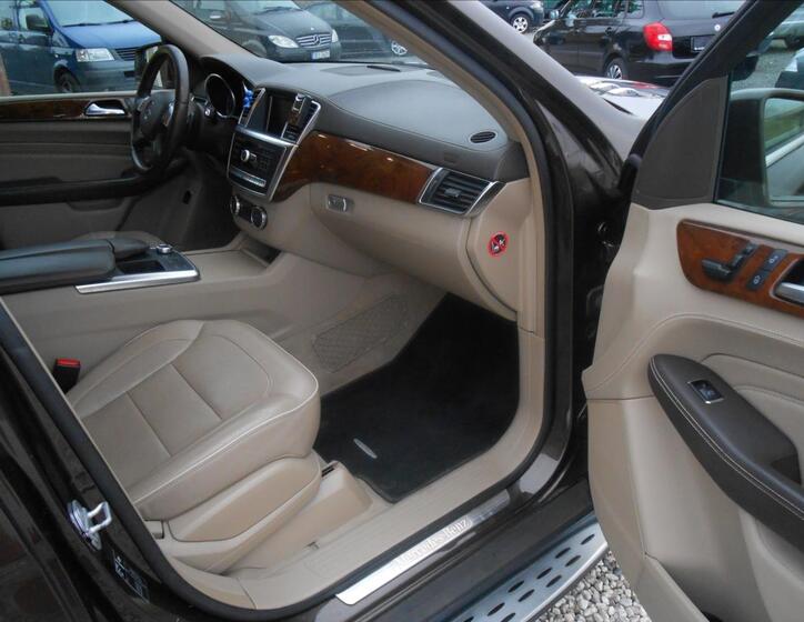 Mercedes-Benz Třídy M 19