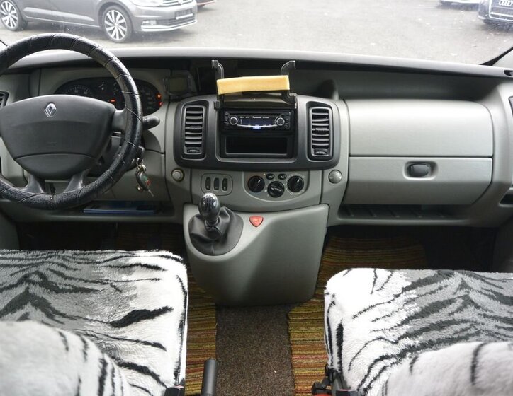 Renault Trafic 13