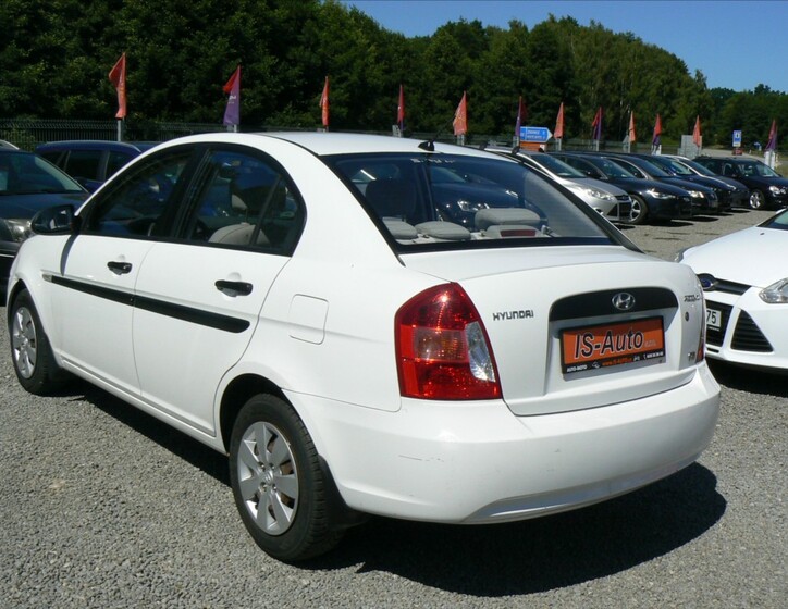 Hyundai Accent 5