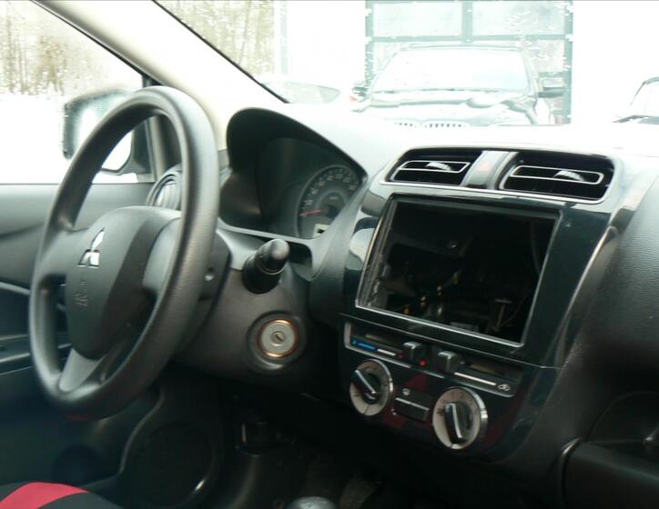 Mitsubishi Space Star 13