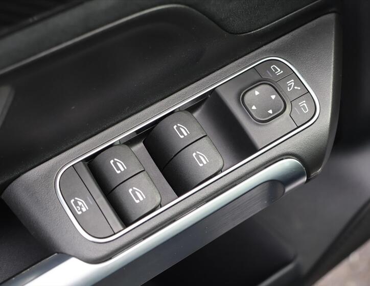 Mercedes-Benz GLB 19