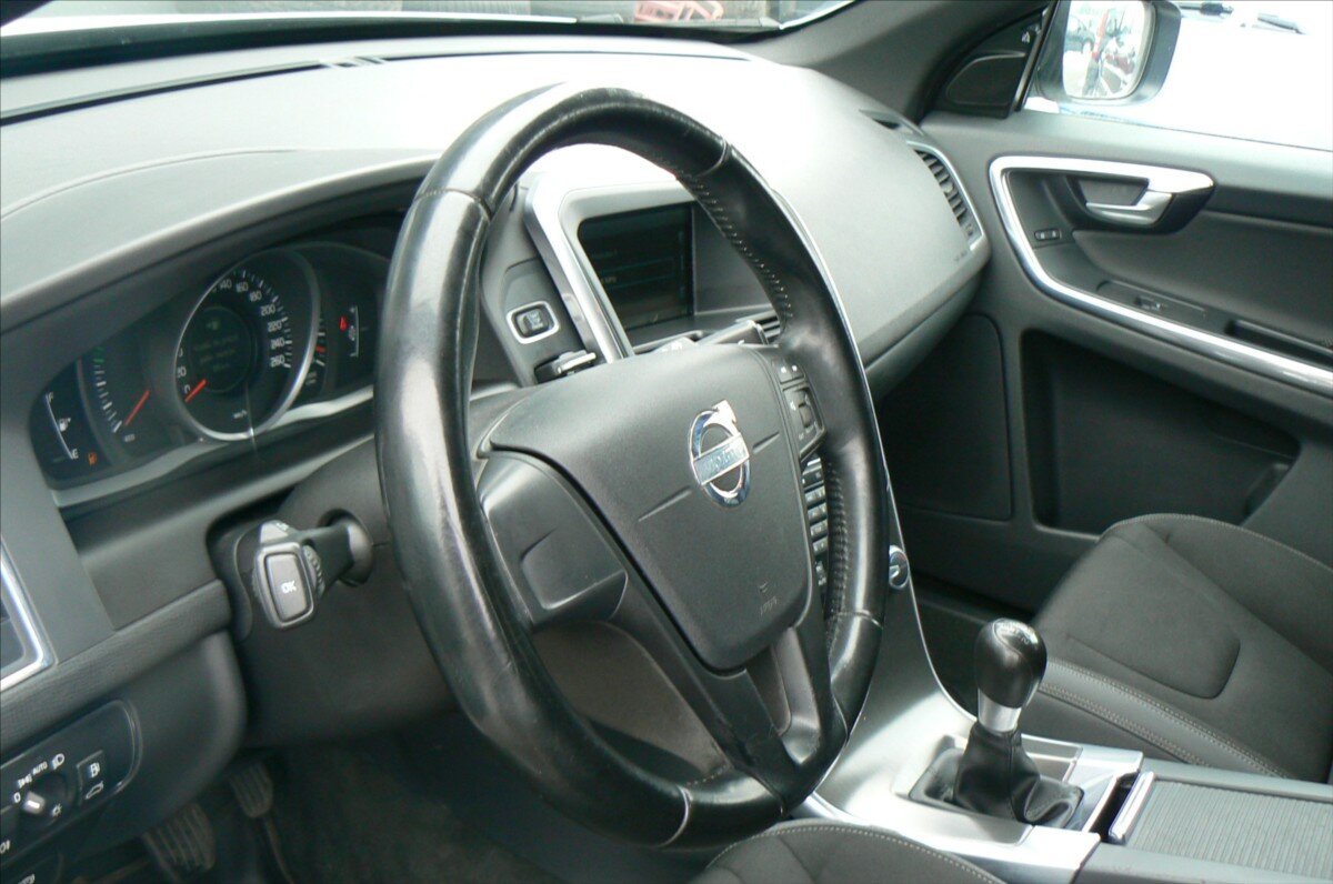 Volvo XC60 SUV 2,4 l 120 kw