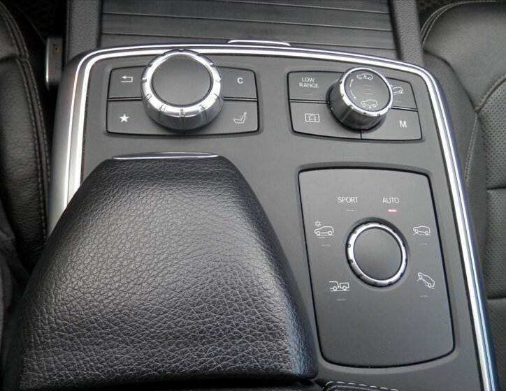 Mercedes-Benz GL SUV / Terénní 4,7 l 320 kw