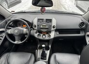 Toyota RAV4 SUV 2,2 l 100 kw
