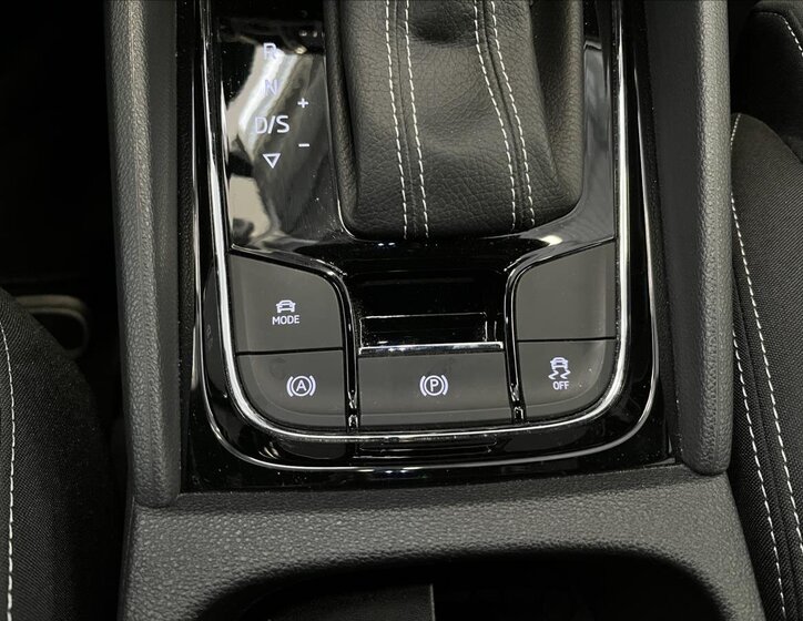 Škoda Karoq SUV 1,5 l 110 kw