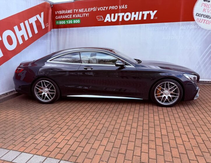 Mercedes-Benz Třídy S Kupé 4,0 l 450 kw