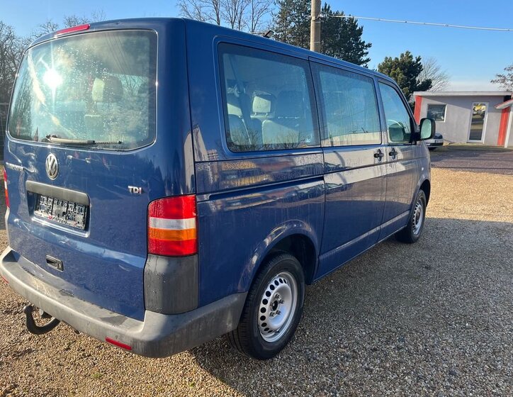 Volkswagen Caravelle 7