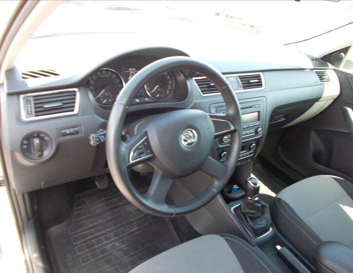 Škoda Rapid Sedan / Limuzína 1,6 l 77 kw