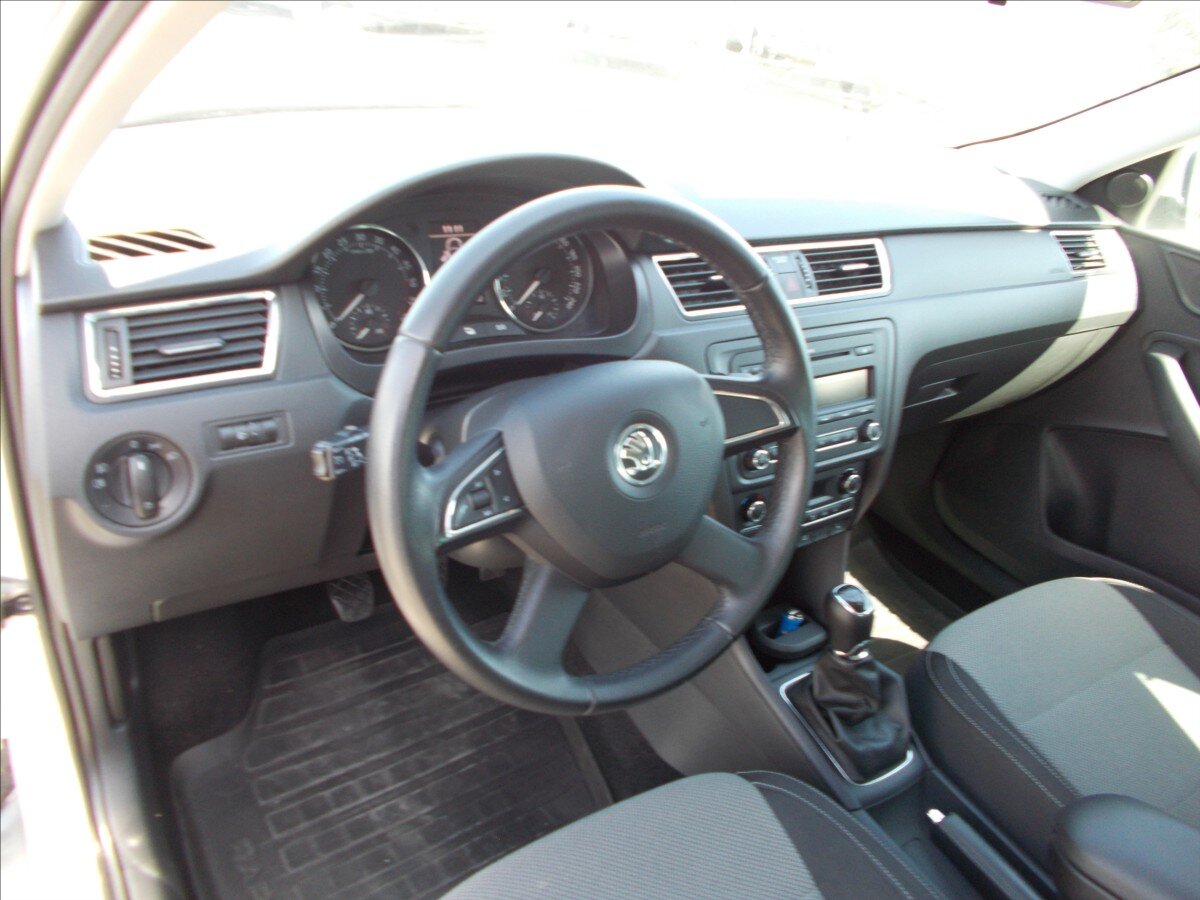 Škoda Rapid Sedan / Limuzína 1,6 l 77 kw