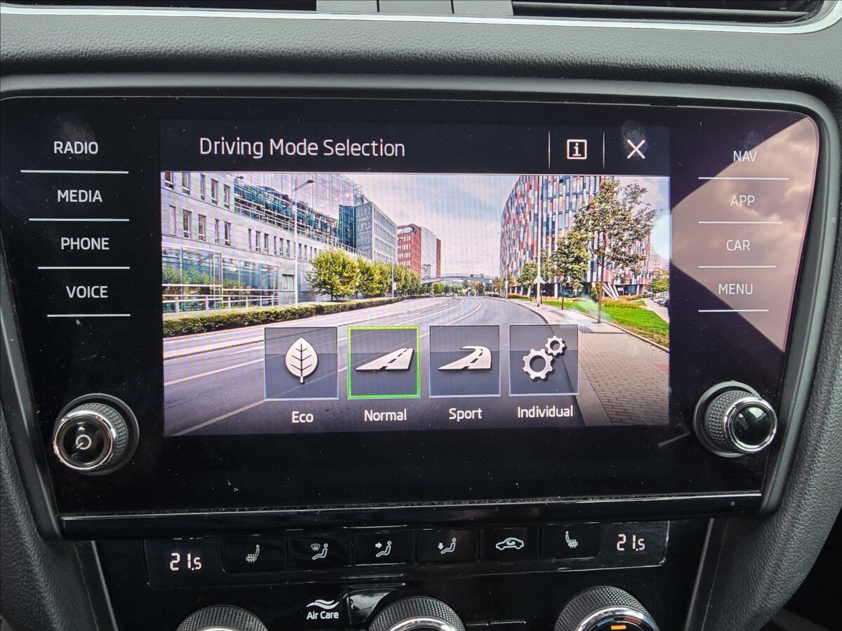 Škoda Octavia Sedan / Limuzína 2,0 l 135 kw