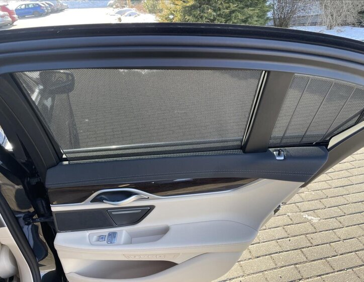 BMW Řada 7 Sedan 3,0 l 210 kw