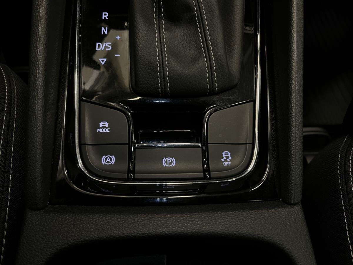 Škoda Karoq SUV 1,5 l 110 kw