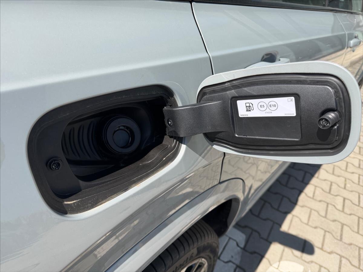 Volvo XC90 SUV / Terénní 2,0 l 0