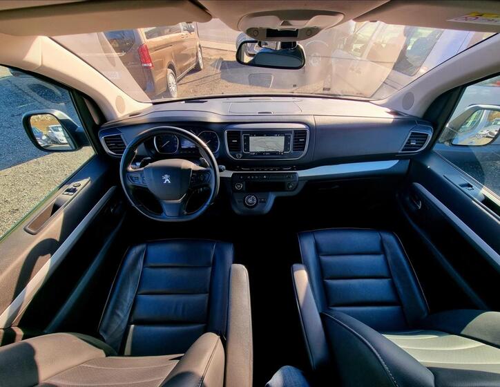 Peugeot Traveller 11