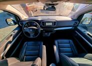 Peugeot Traveller 11