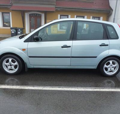 Ford Fiesta 12