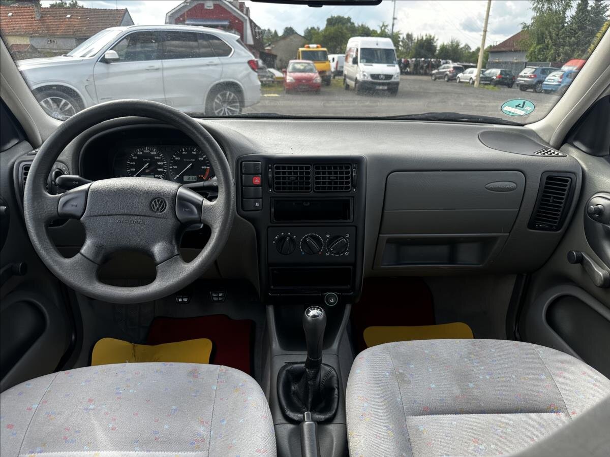 Volkswagen Polo Hatchback 1,0 l 33 kw