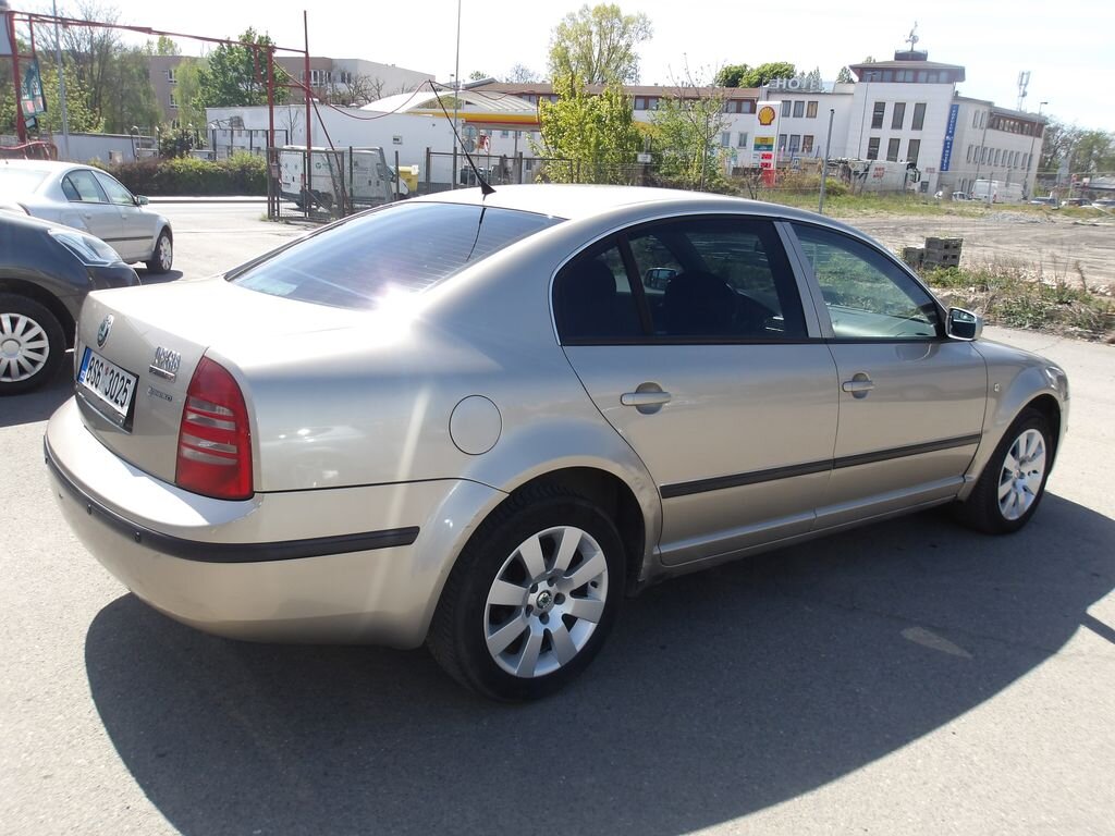 Škoda Superb Sedan / Limuzína 1,9 l 96 kw