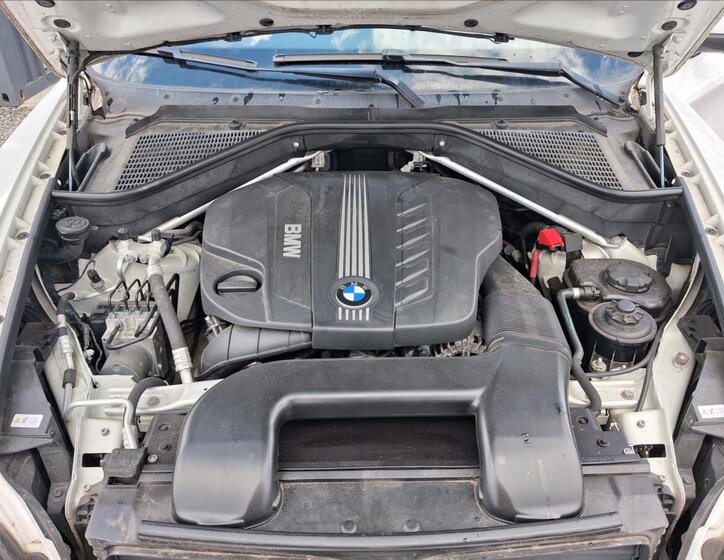 BMW X6 Kombi 3,0 l 180 kw