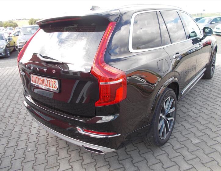 Volvo XC90 10