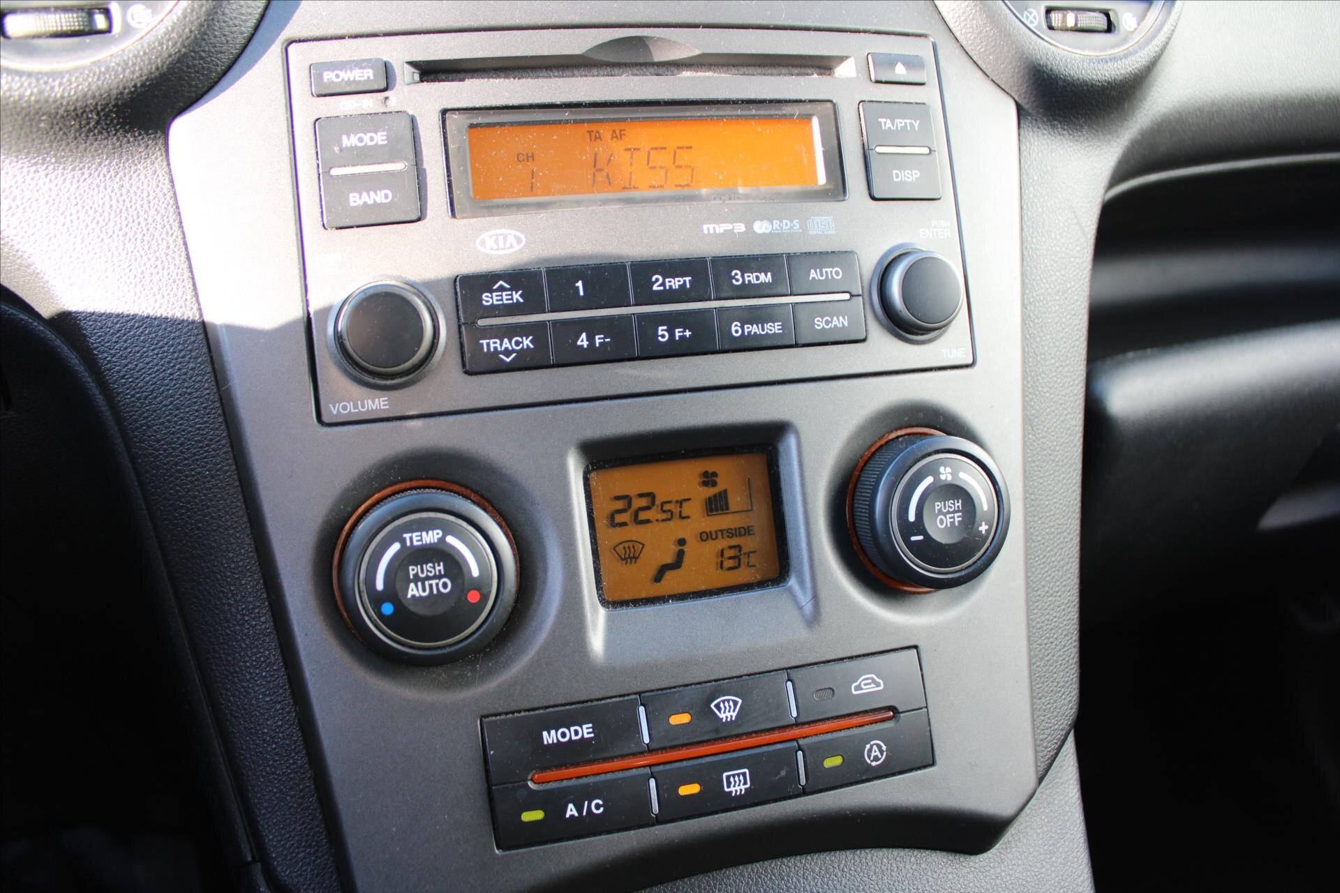 KIA Carens MPV 2,0 l 100 kw