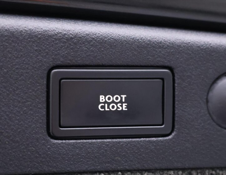 Bentley Continental Flying Spur Sedan / Limuzína 6,0 l 412 kw