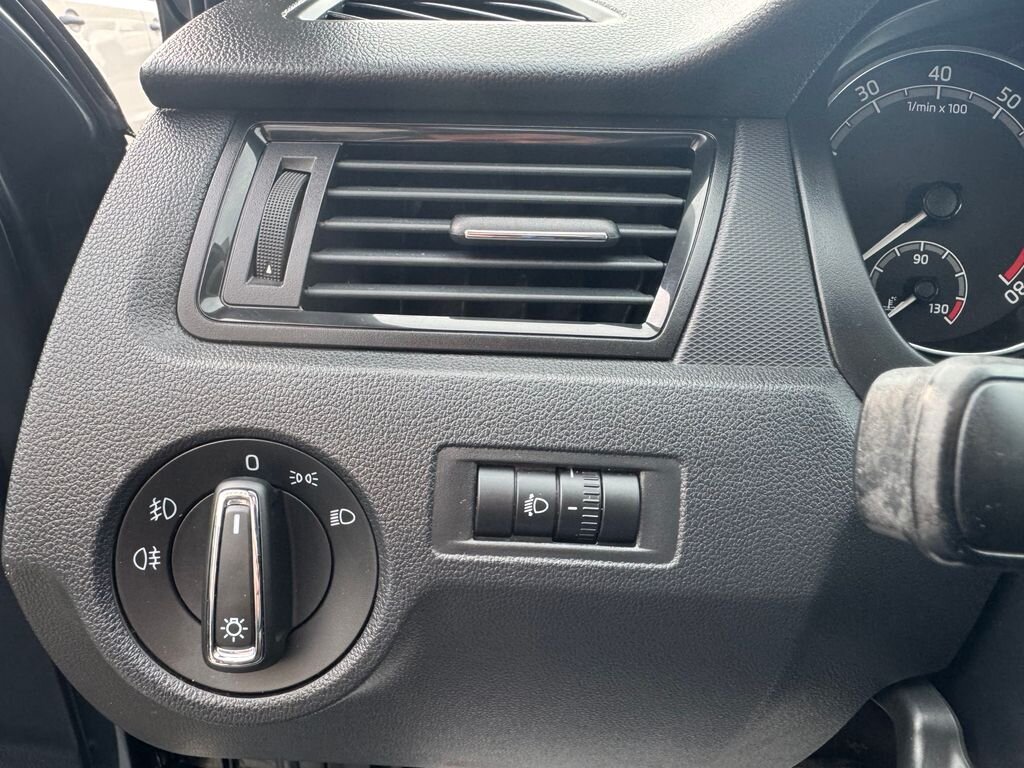 Škoda Rapid Hatchback 999,0 70 kw