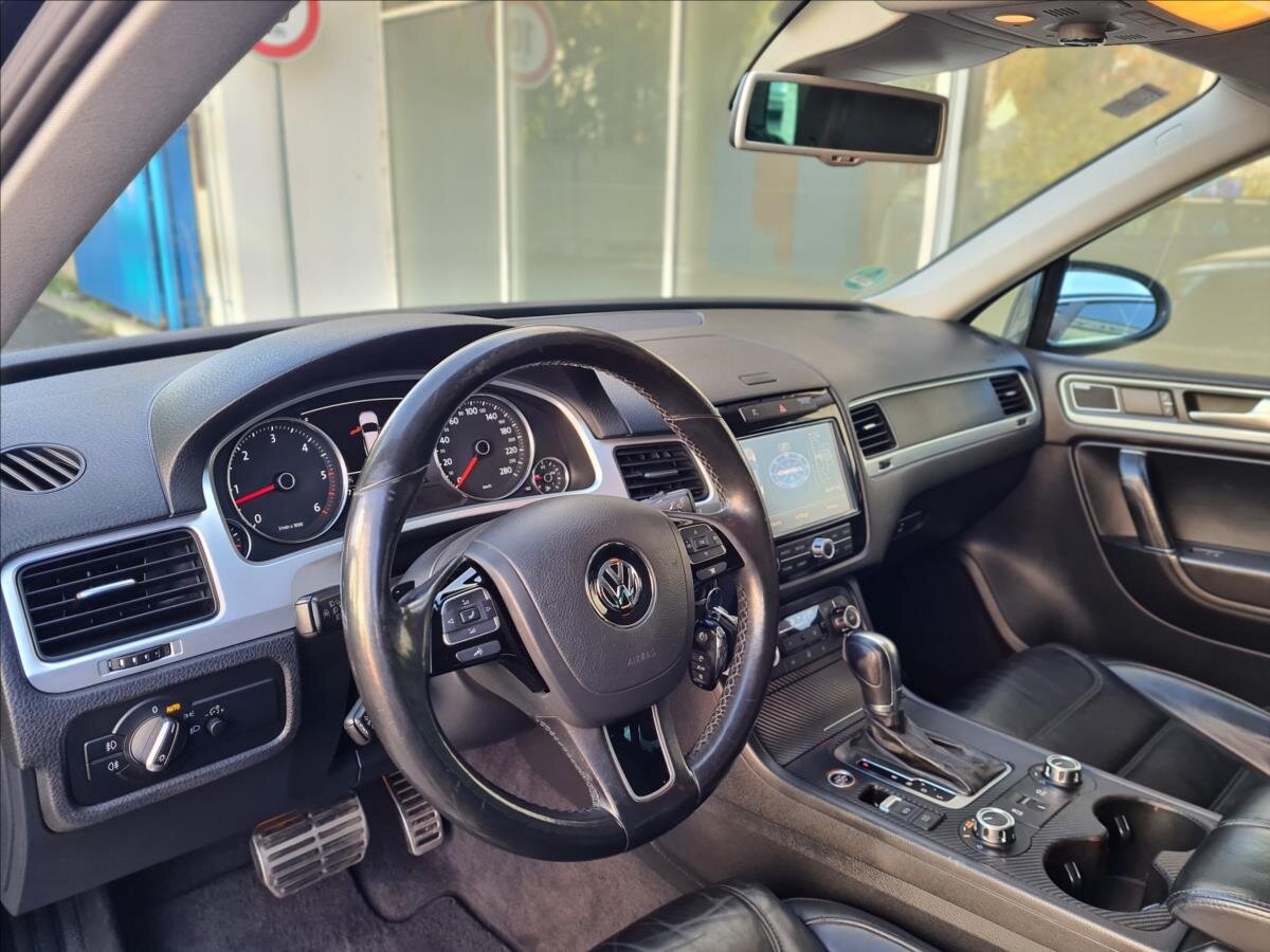 Volkswagen Touareg SUV 4,1 l 250 kw