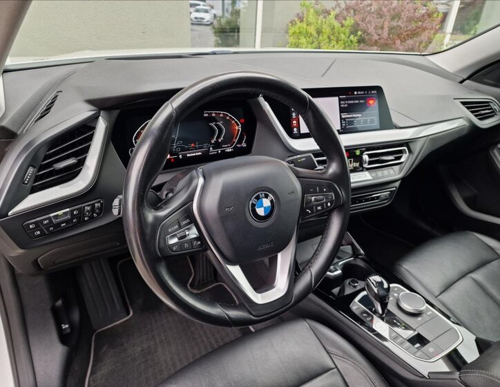 BMW Řada 2 Sedan / Limuzína 2,0 l 110 kw