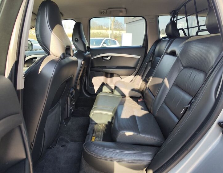 Volvo XC70 Kombi 2,4 l 151 kw