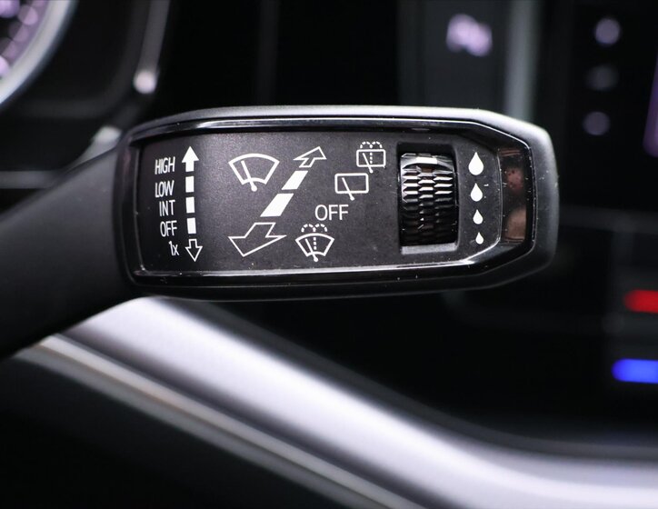 Volkswagen Touareg SUV / Terénní 3,0 l 210 kw