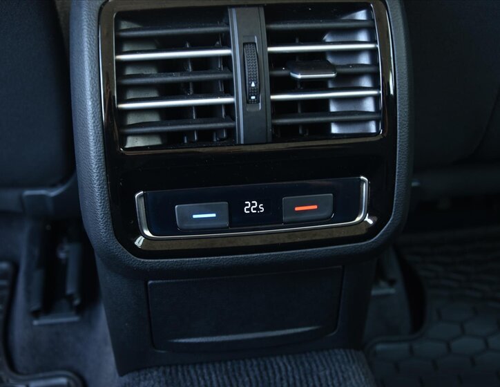 Volkswagen Passat Kombi 1,6 l 88 kw