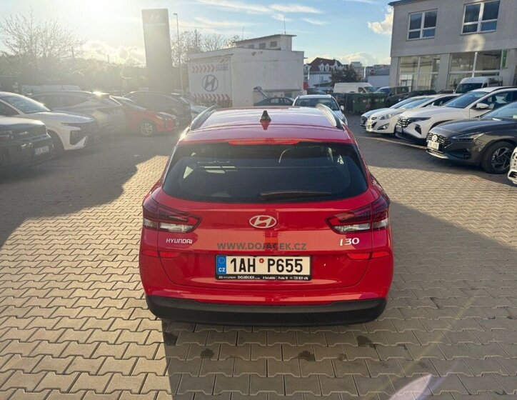 Hyundai i30 4