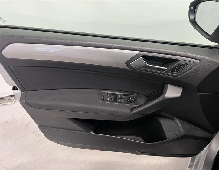 Volkswagen Touran Kombi 1,6 l 81 kw