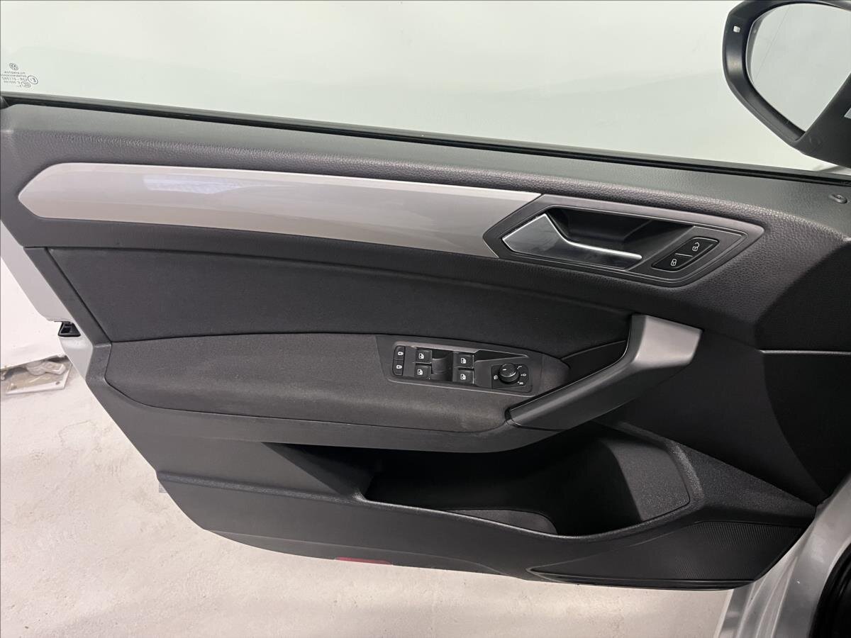 Volkswagen Touran Kombi 1,6 l 81 kw