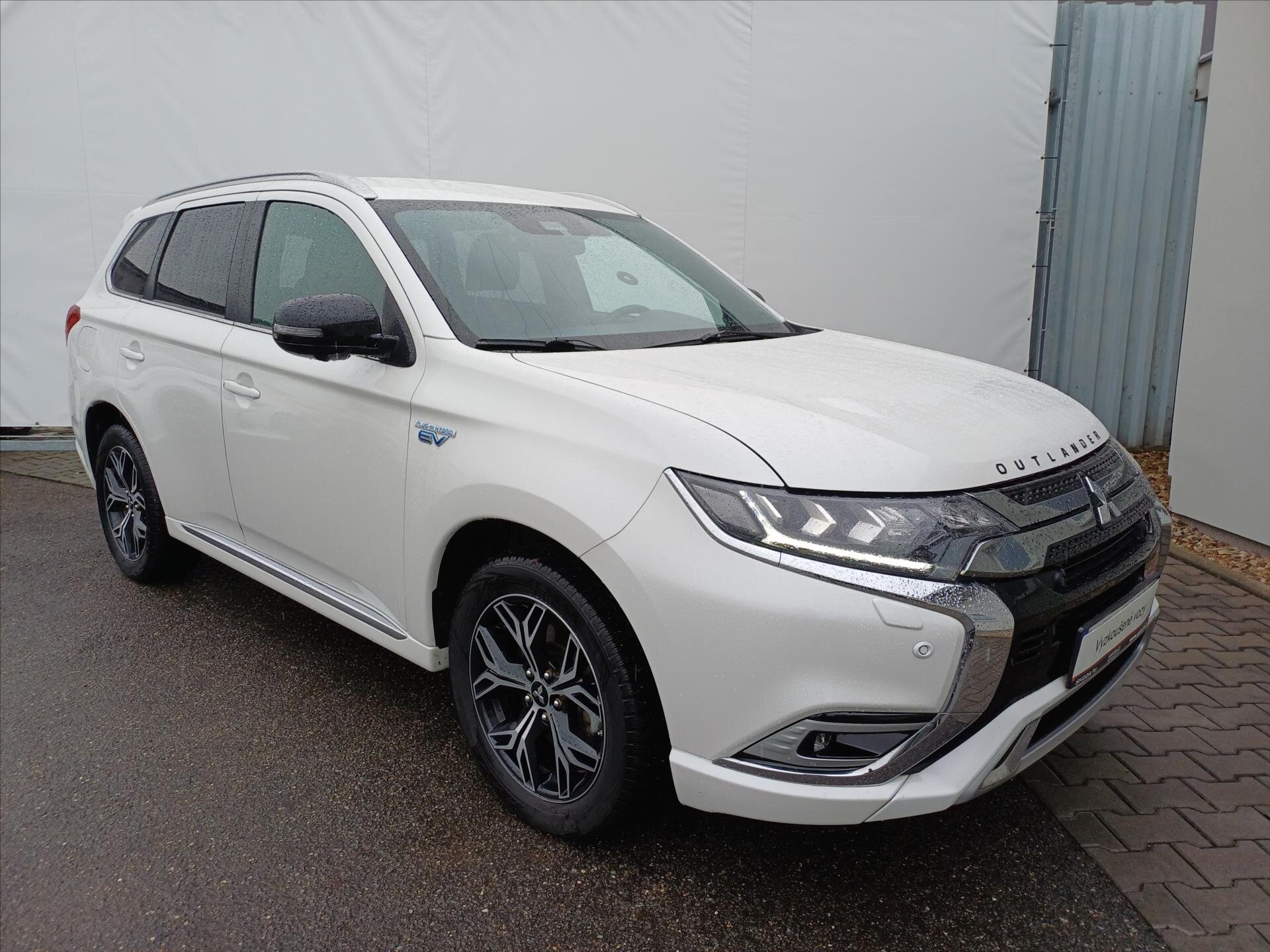Mitsubishi Outlander Kombi 2,4 l 99 kw