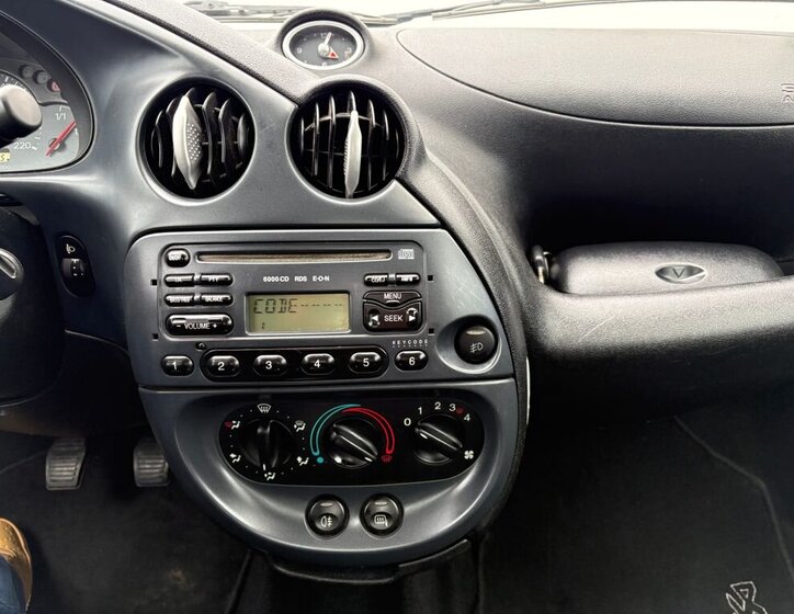 Ford Streetka Kabriolet 1,6 l 70 kw